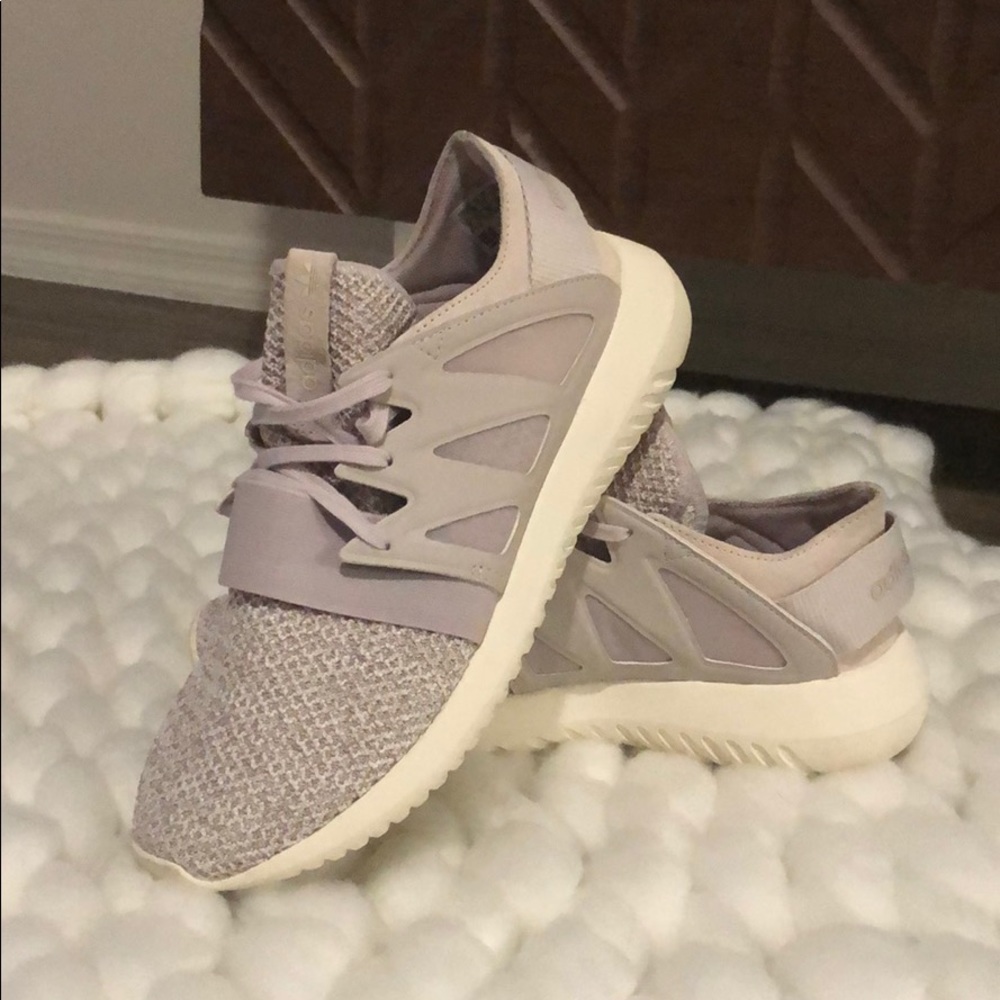 Adidas tubular size 7